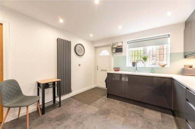 4 bed Detached for sale Image 10