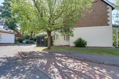 Milton Road, Harpenden, AL5