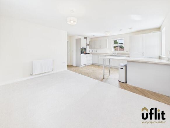 2 bed Apartment for sale Image 4