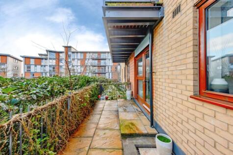 Commonwealth Drive, Crawley, RH10