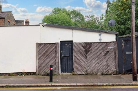 Connaught Road, Ilford