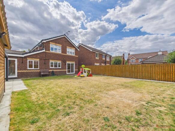 5 bed Detached for sale Image 4