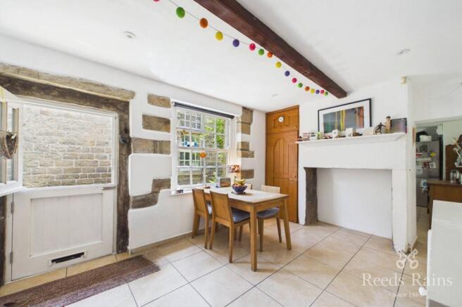 4 bed Detached for sale Image 9