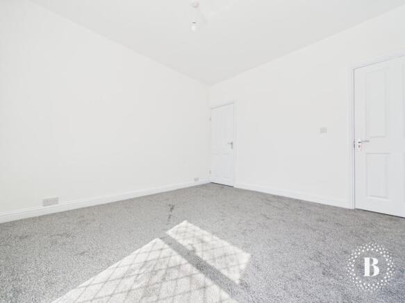 3 bed Terraced to rent Image 8
