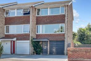 128, Gunners Road, Shoeburyness, Southend-on-sea SS3 9SB