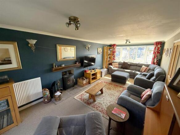 Living Room B.JPG