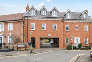 Flat 5, 24a Elm Court, Monument Green, Weybridge KT13 8QW