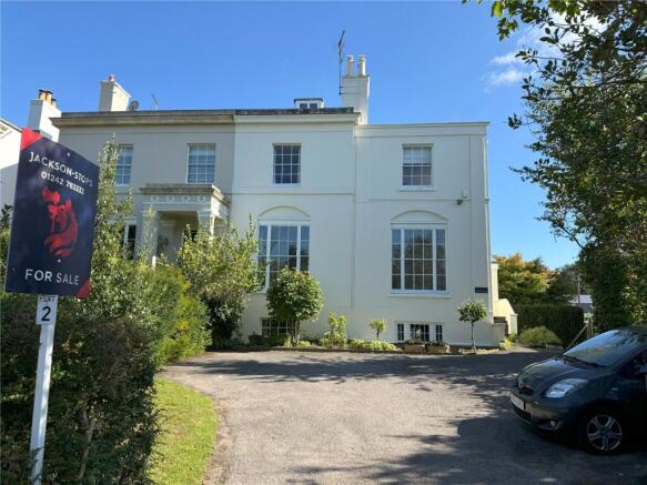 Flat 2, Tivoli Lawn