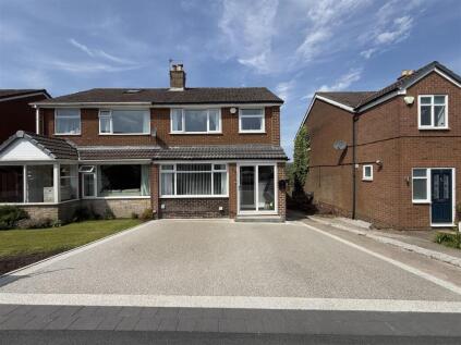 Carrbrook Crescent, Carrbrook, Stalybridge