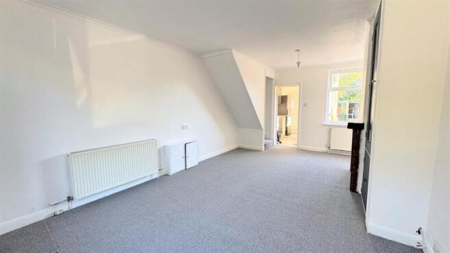 OPEN PLAN LIVING ROOM