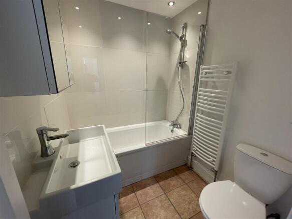 2 bed Duplex to rent Image 5
