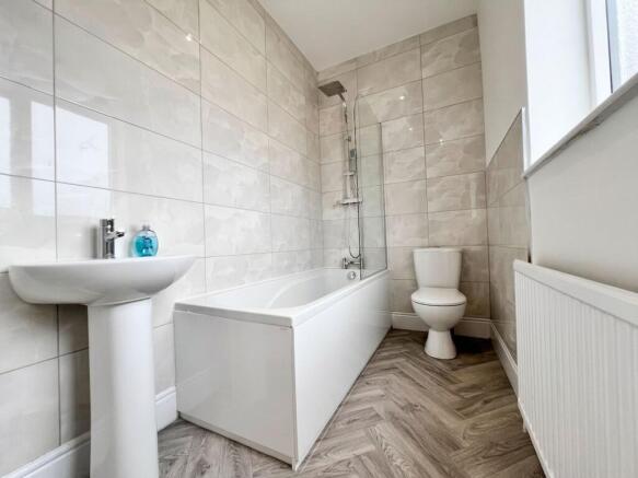 2 bed Terraced to rent Image 12