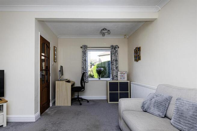 4 bed Semi-Detached for sale Image 9