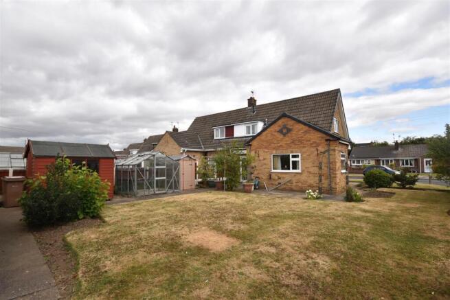 3 bed Semi-Detached for sale Image 11