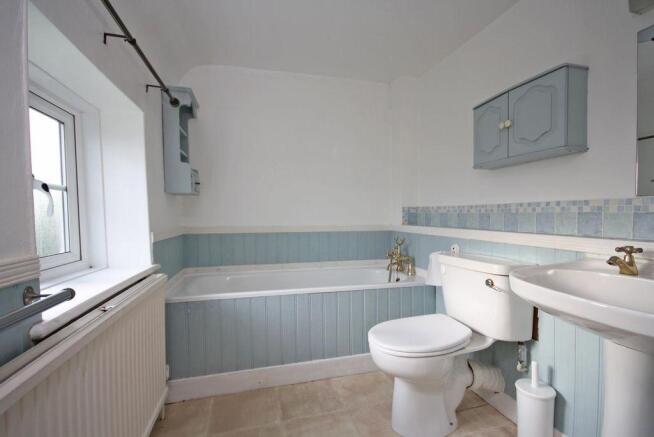 Ensuite to Bed 1