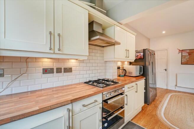 4 bed Terraced for sale Image 10