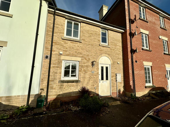 3 Bedroom mid terraced house