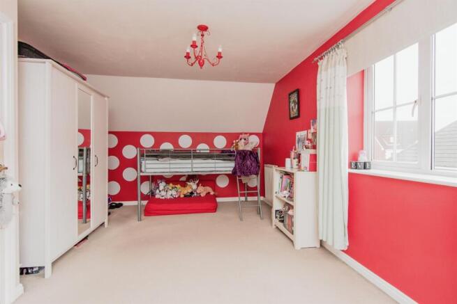 6 bed Detached for sale Image 12