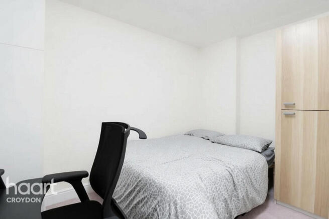 2-bed flat on Chancellor Gardens, South Croydon, £350,000