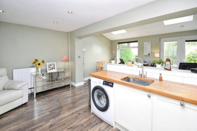 3 bed Semi-Detached for sale Image 8