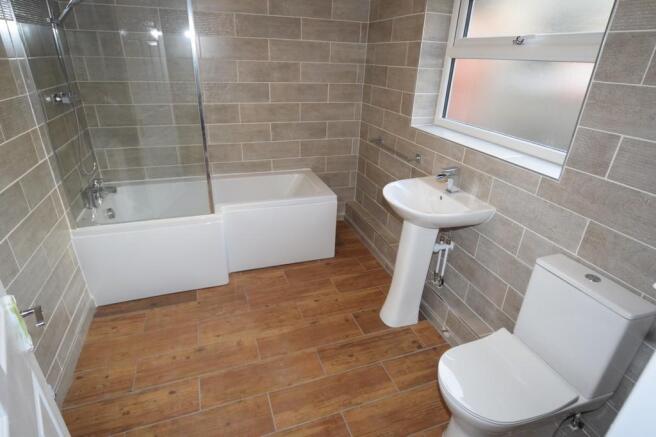 GROUND FLOOR BATH...