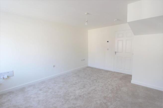 3 bed Terraced to rent Image 4