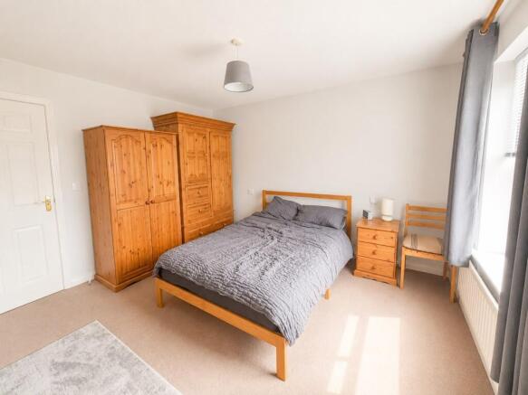 4 bed Detached for sale Image 9