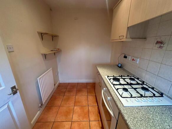 Kitchen 2.jpeg