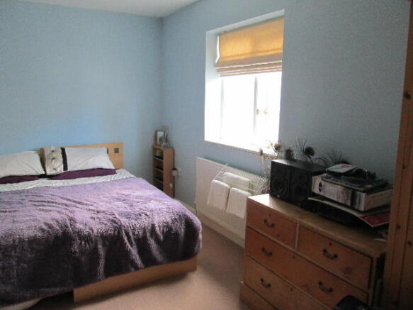 BEDROOM 2