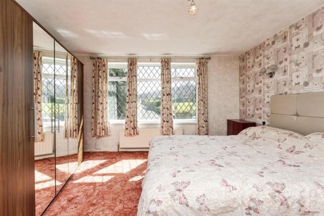5 bed Detached Bungalow for sale Image 11