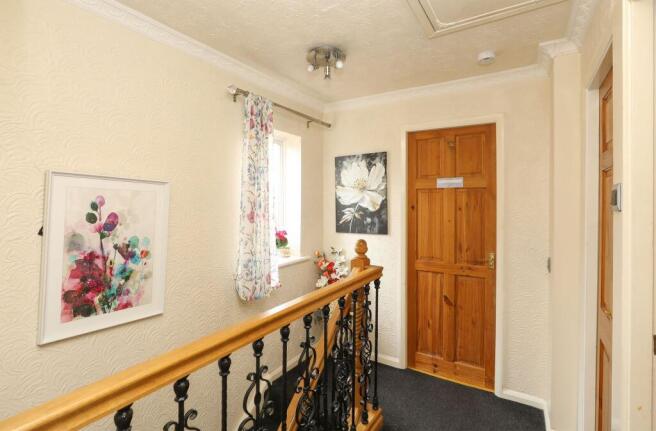 3 bed Semi-Detached for sale Image 9