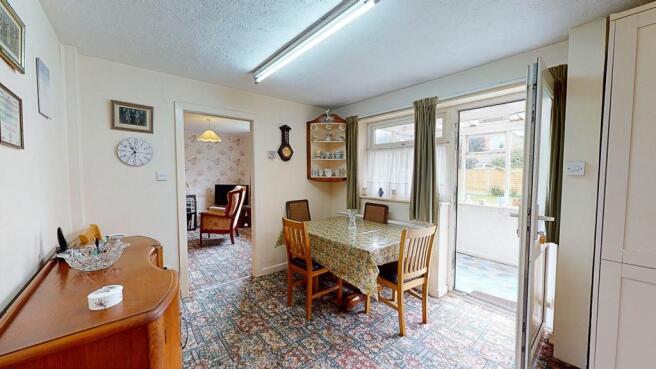 KITCHEN/DINING ROOM