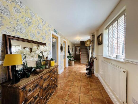 5 bed Barn Conversion for sale Image 5