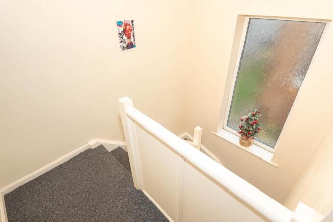 3 bed Semi-Detached for sale Image 12