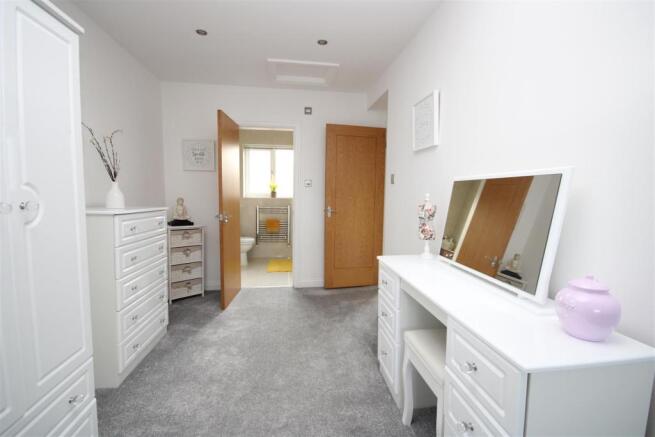 Master Bedroom (Front)