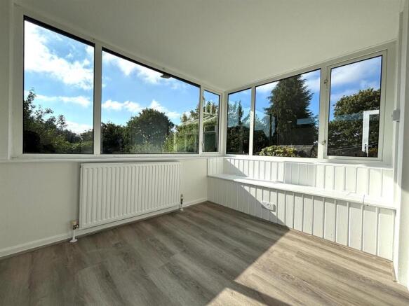2 bed Semi-Detached to rent Image 6