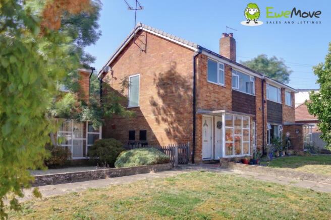at Hitchin Road by Ben Brind @EweMove Sales & Lett