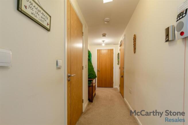 1 bed Apartment for sale Image 12