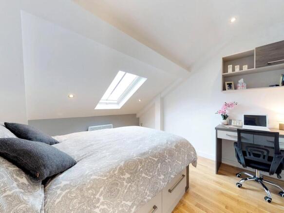 2 bed Apartment to rent Image 4