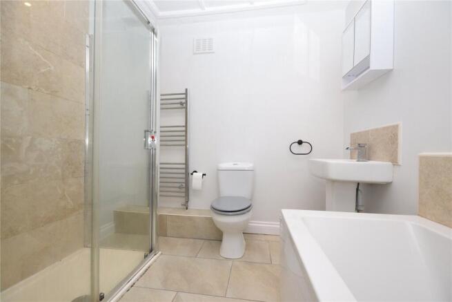 3 bed Town House to rent Image 9
