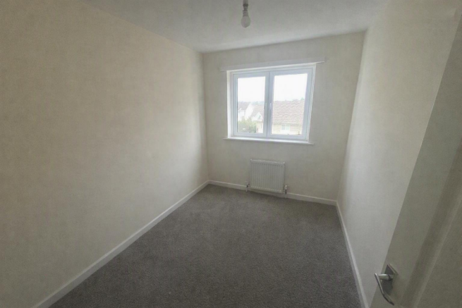 3 bed Semi-Detached to rent Image 5