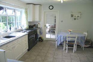 KITCHEN/BREAKFAST RO