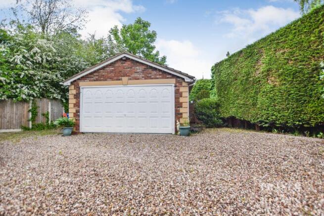 detached double garage