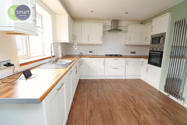 2 bed Semi-Detached to rent Image 8