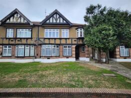 5, Hedgeley, Clayhall, Ilford IG4 5NW