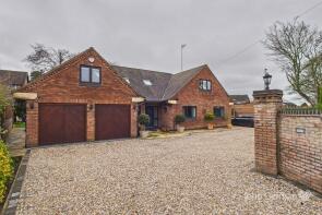 50, Highwood Road, Uttoxeter ST14 8BJ
