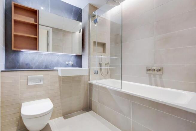 9_Bathroom-0
