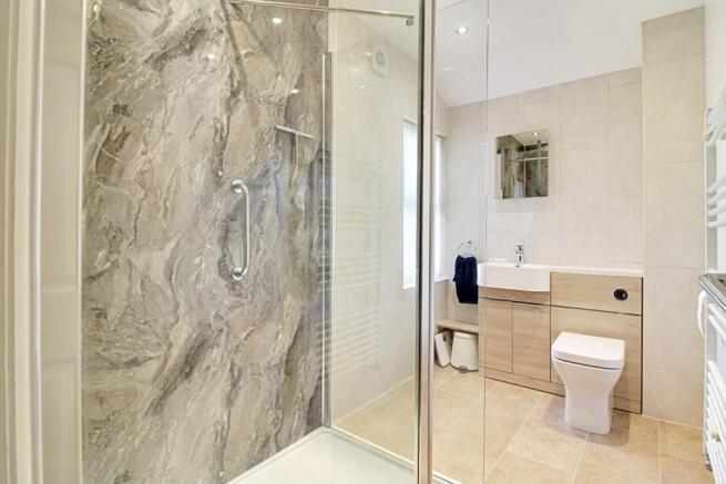 Bathroom (1).jpg
