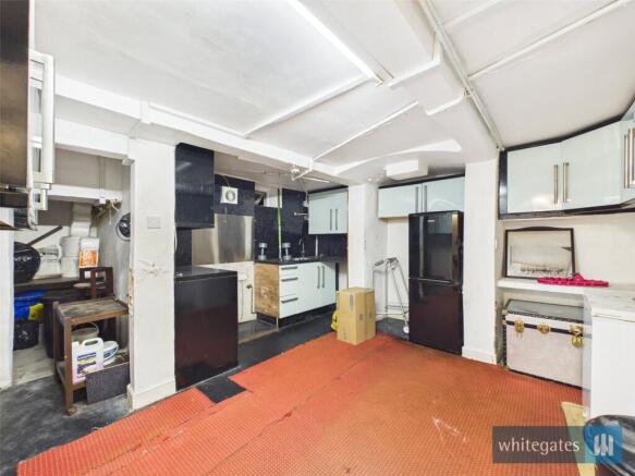 5 bed Terraced for sale Image 8