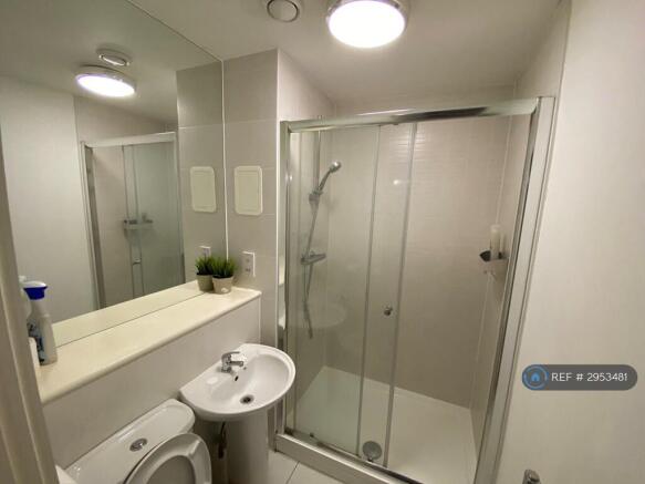 Master Bedroom En-Suite